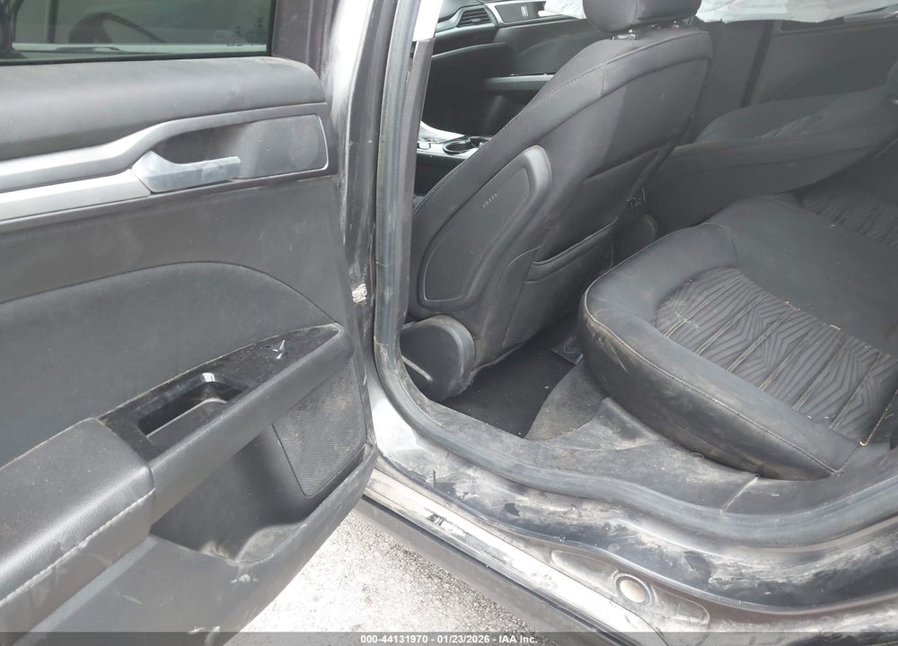 2016 FORD FUSION SE VIN: 3FA6P0H74GR303239