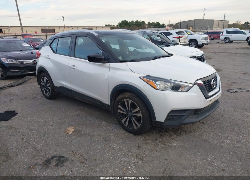 2019 NISSAN KICKS SV VIN: 3N1CP5CU1KL563345