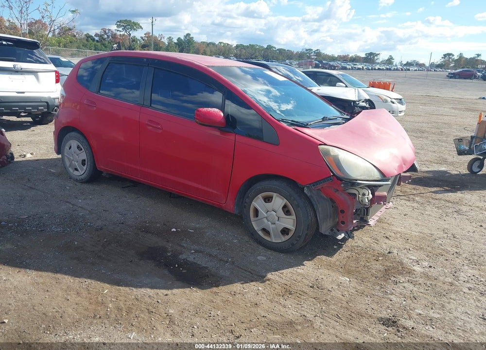 2013 HONDA FIT VIN: JHMGE8H38DC019704