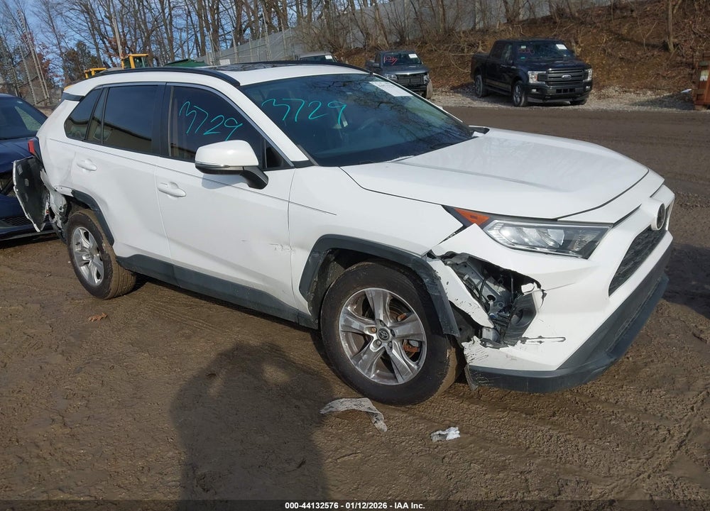 2021 TOYOTA RAV4 XLE VIN: 2T3W1RFV1MC120066