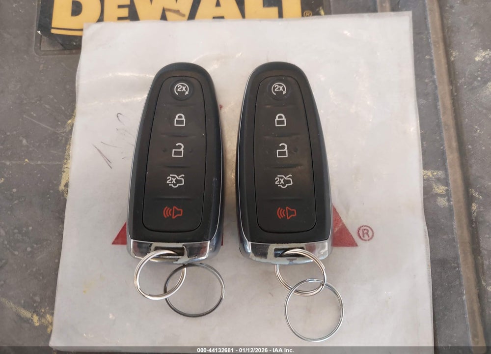 2015 FORD FOCUS TITANIUM VIN: 1FADP3N25FL261372