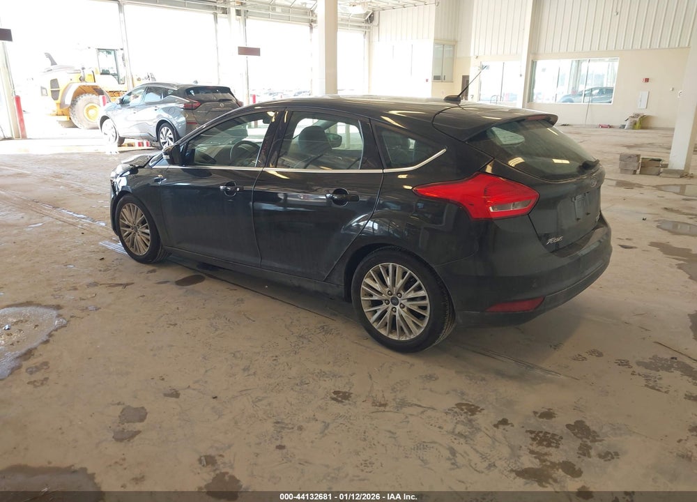 2015 FORD FOCUS TITANIUM VIN: 1FADP3N25FL261372