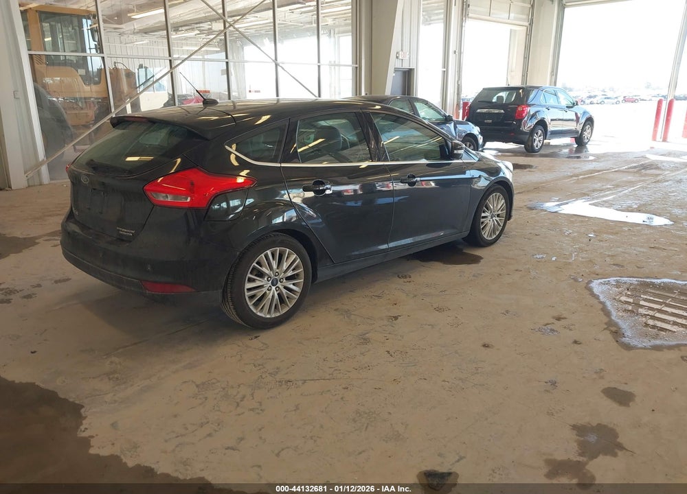 2015 FORD FOCUS TITANIUM VIN: 1FADP3N25FL261372