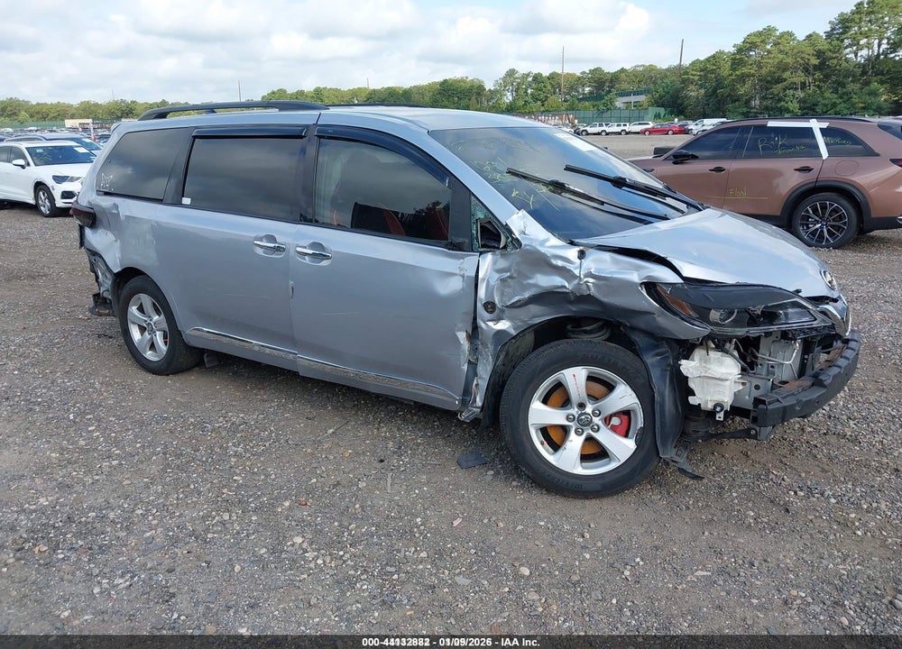 2011 TOYOTA SIENNA LE V6 VIN: 5TDKK3DC1BS125663