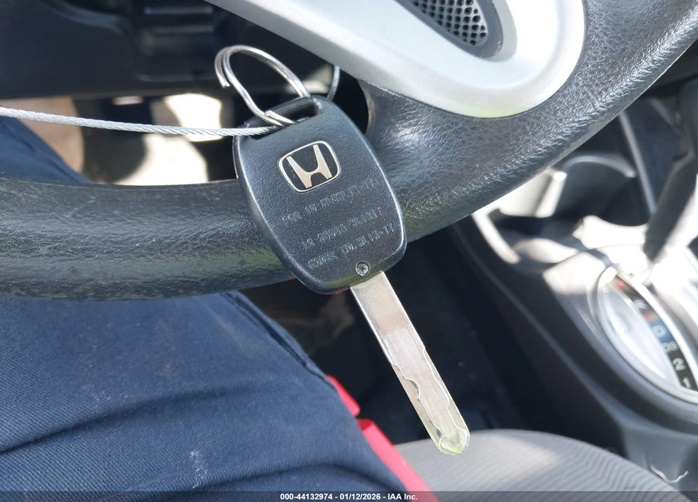 2013 HONDA FIT VIN: JHMGE8H34DC060296