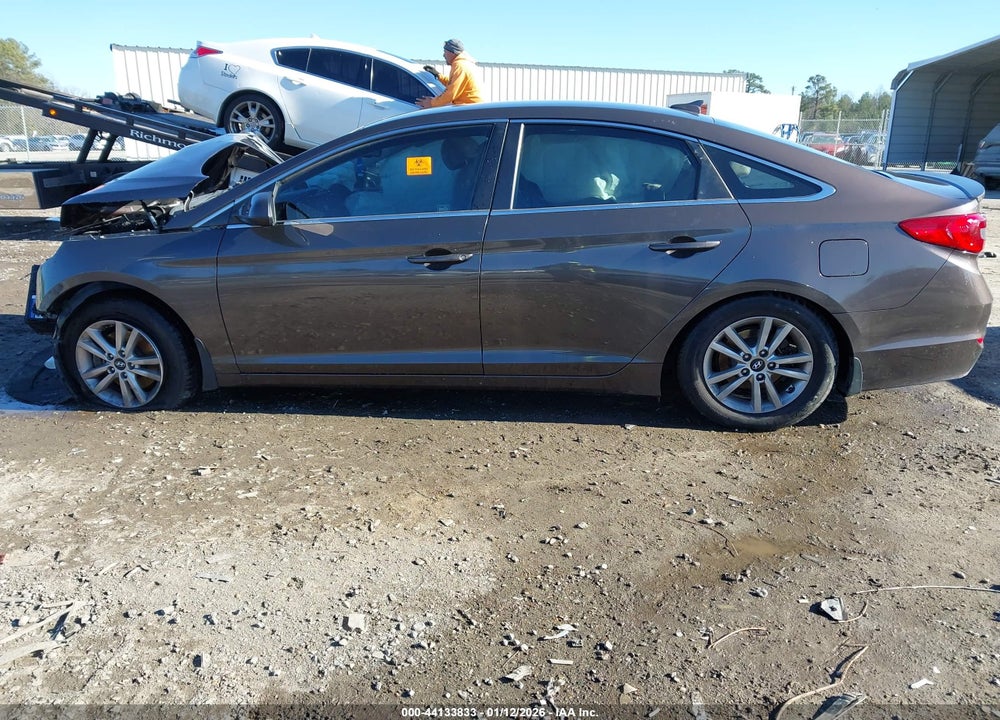 2016 HYUNDAI SONATA SE VIN: 5NPE24AF5GH379939