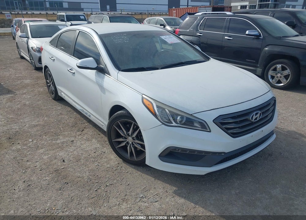 2015 HYUNDAI SONATA SPORT 2.0T VIN: 5NPE34AB5FH119212