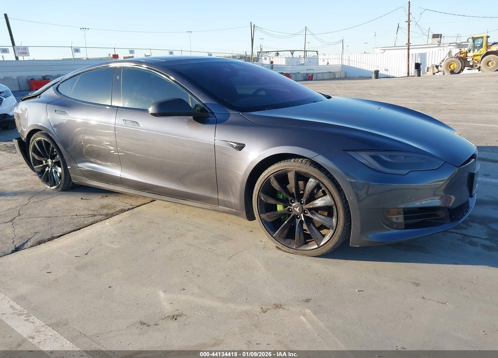 2018 TESLA MODEL S 100D/75D/P100D VIN: 5YJSA1E46JF286754