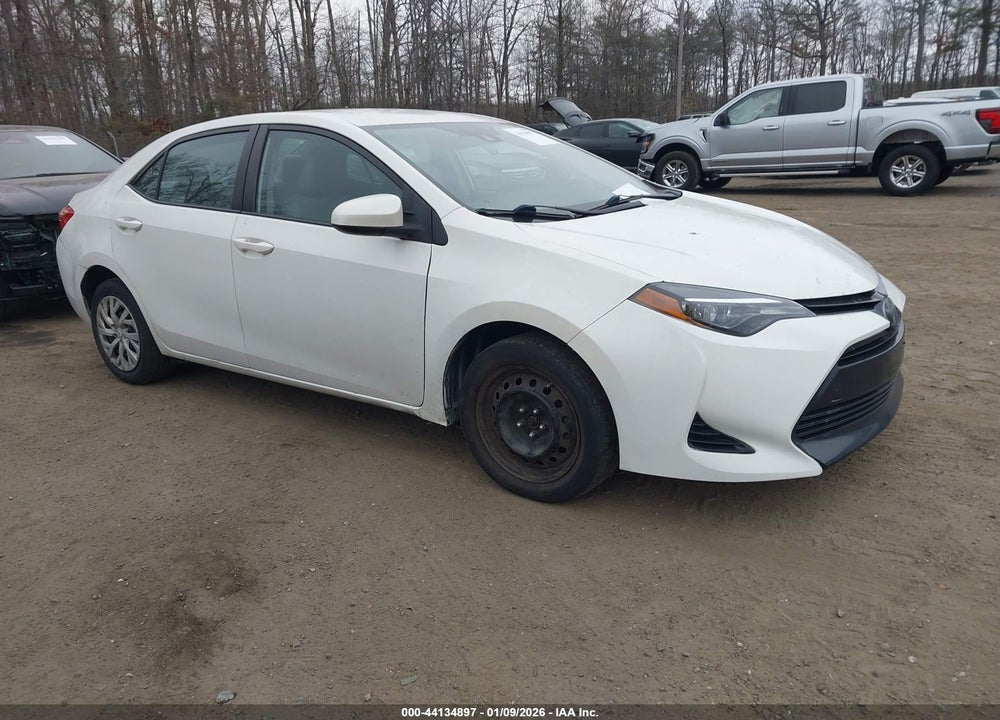 2018 TOYOTA COROLLA LE VIN: 5YFBURHE1JP797710
