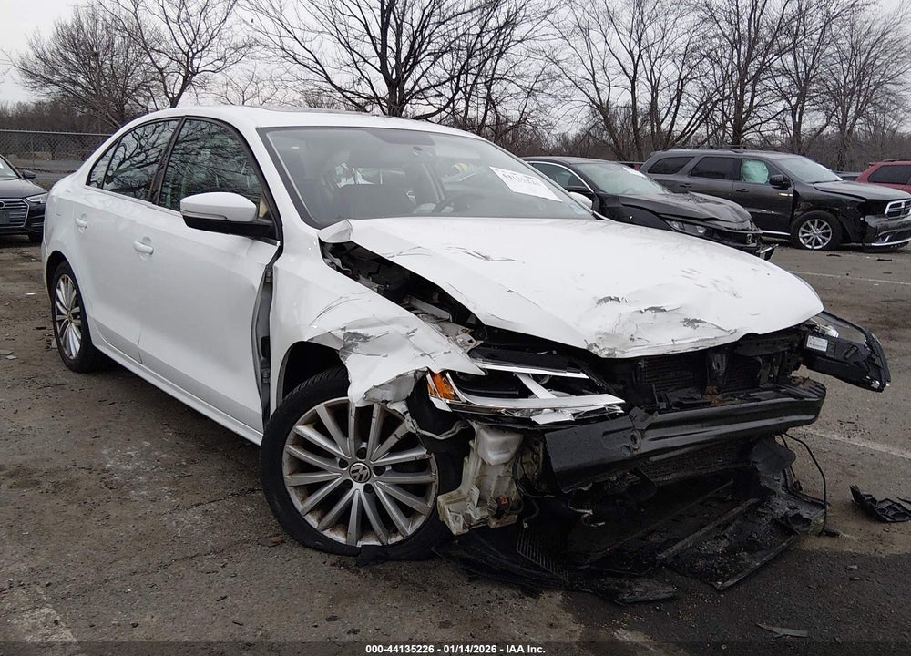 2014 VOLKSWAGEN JETTA 1.8T SEL VIN: 3VWL17AJXEM261213