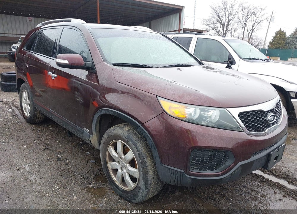 2013 KIA SORENTO LX V6 VIN: 5XYKTDA26DG310757