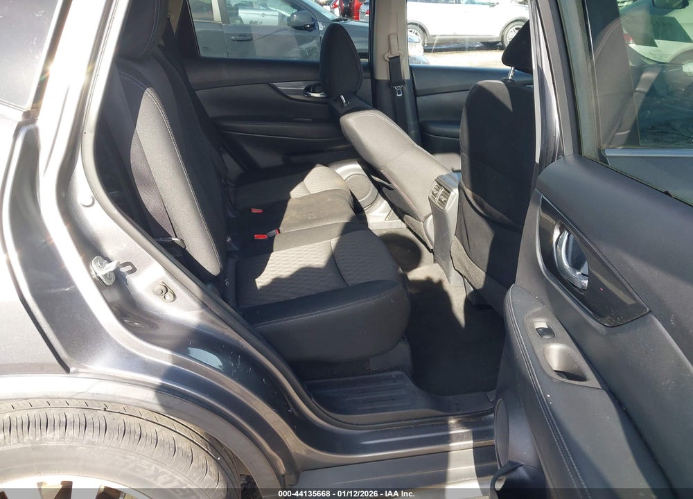 2019 NISSAN ROGUE SV VIN: KNMAT2MTXKP553244