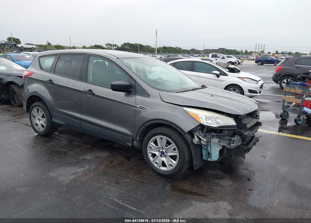 2013 FORD ESCAPE S VIN: 1FMCU0F75DUA84204