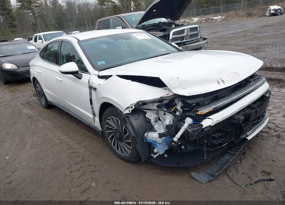 2024 HYUNDAI SONATA HYBRID SEL VIN: KMHL34JJ2RA101093