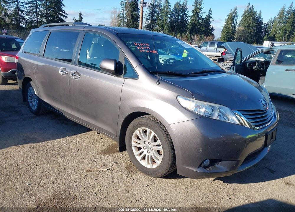 2014 TOYOTA SIENNA XLE V6 8 PASSENGER VIN: 5TDYK3DC6ES485381