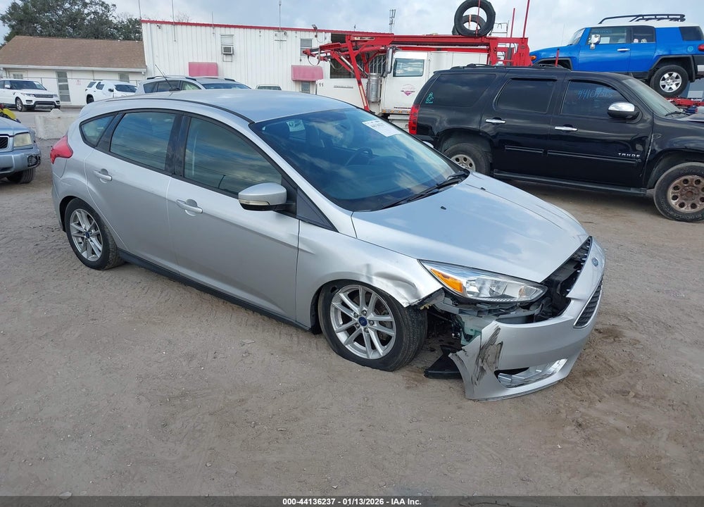 2017 FORD FOCUS SE VIN: 1FADP3K27HL330425