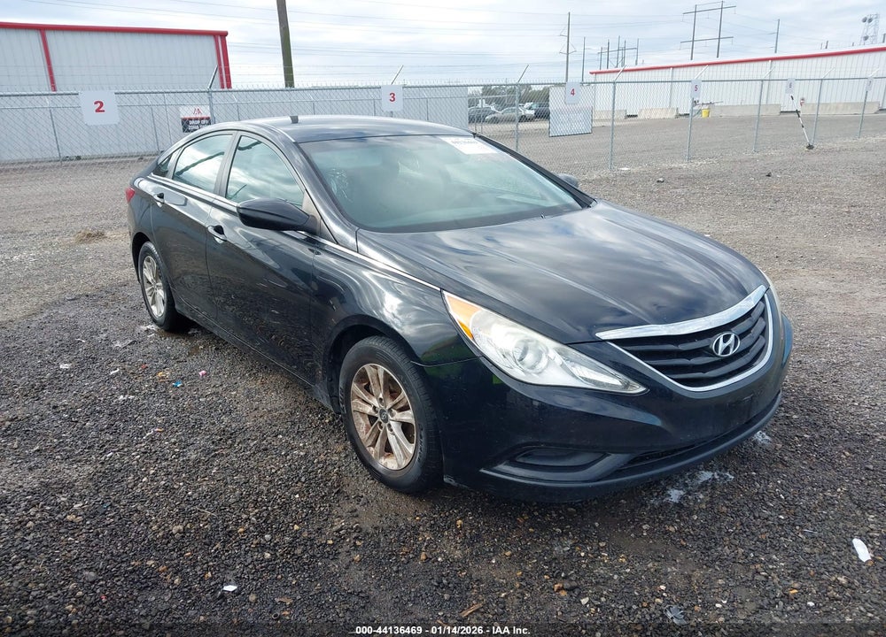 2013 HYUNDAI SONATA GLS VIN: 5NPEB4AC0DH736686
