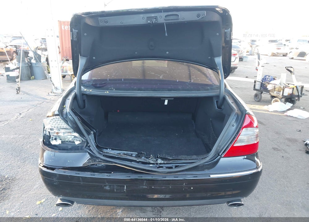 2008 MERCEDES-BENZ E 550 VIN: WDBUF72X08B228999