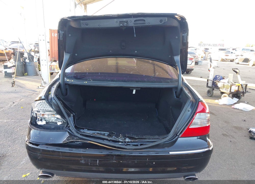 2008 MERCEDES-BENZ E 550 VIN: WDBUF72X08B228999