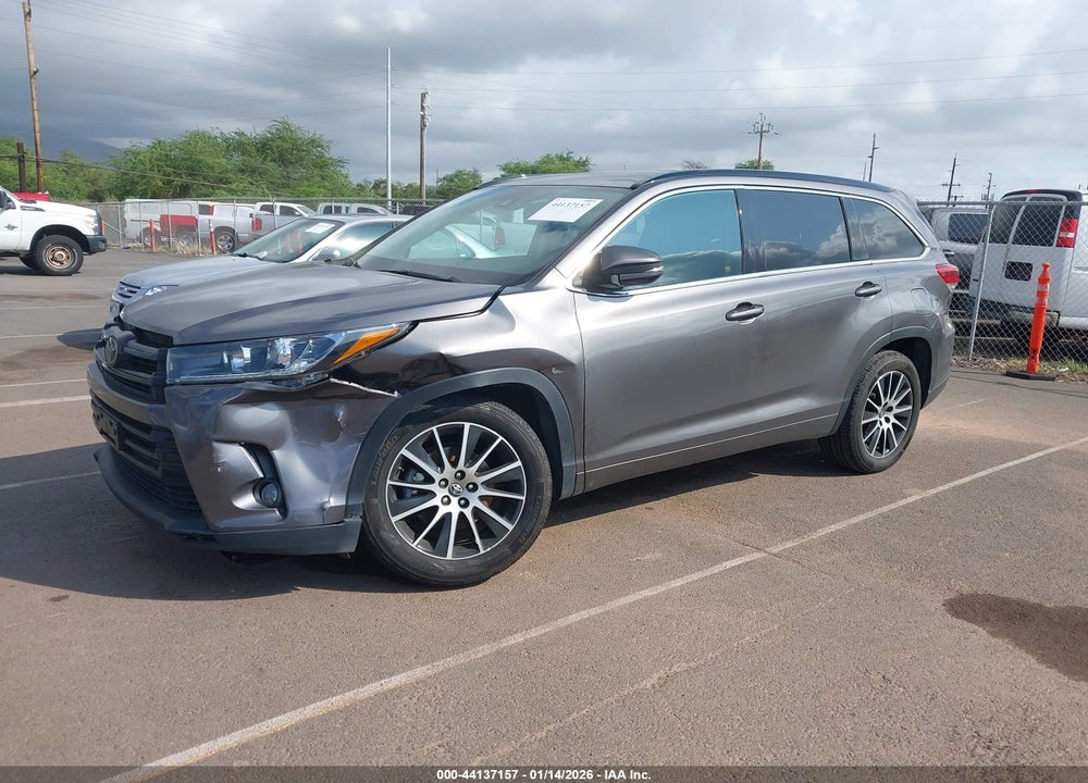 2017 TOYOTA HIGHLANDER SE VIN: 5TDKZRFHXHS526502