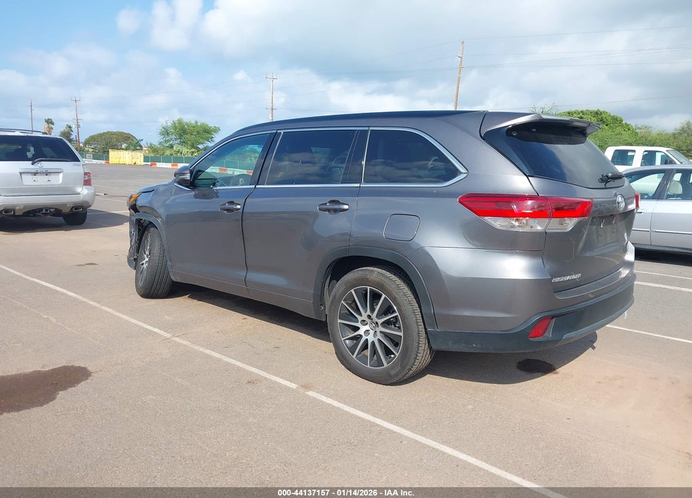 2017 TOYOTA HIGHLANDER SE VIN: 5TDKZRFHXHS526502