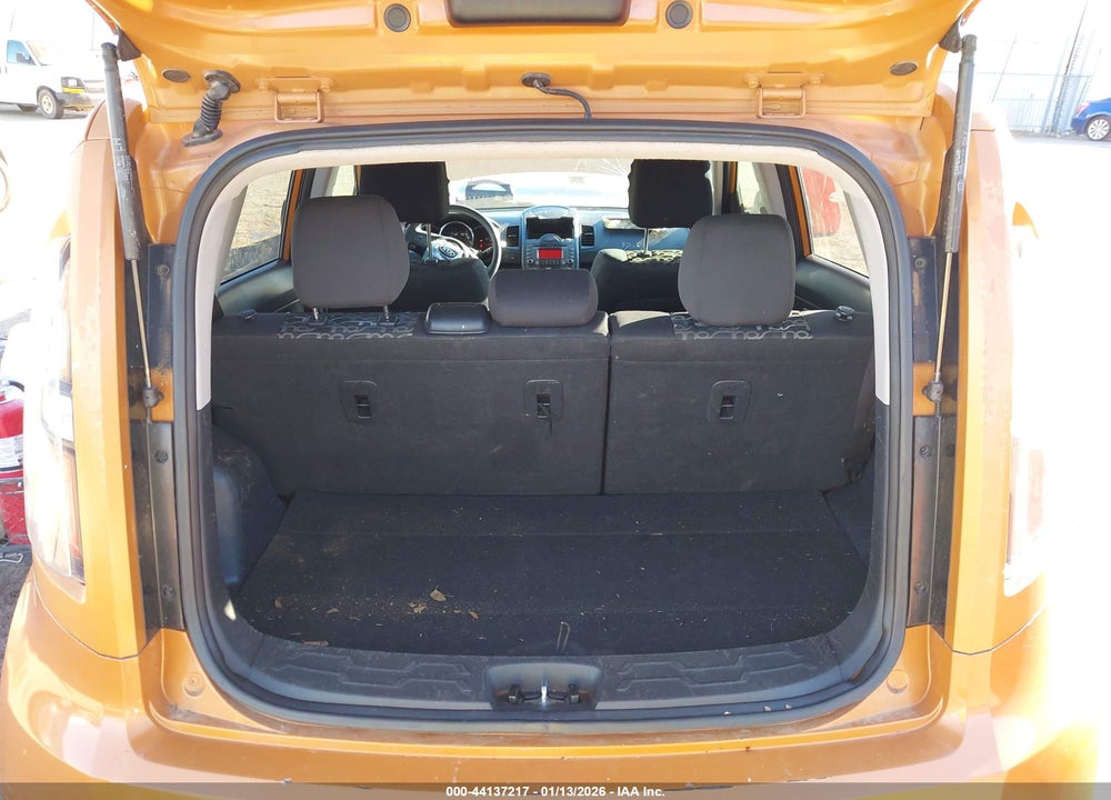 2011 KIA SOUL + VIN: KNDJT2A24B7308127