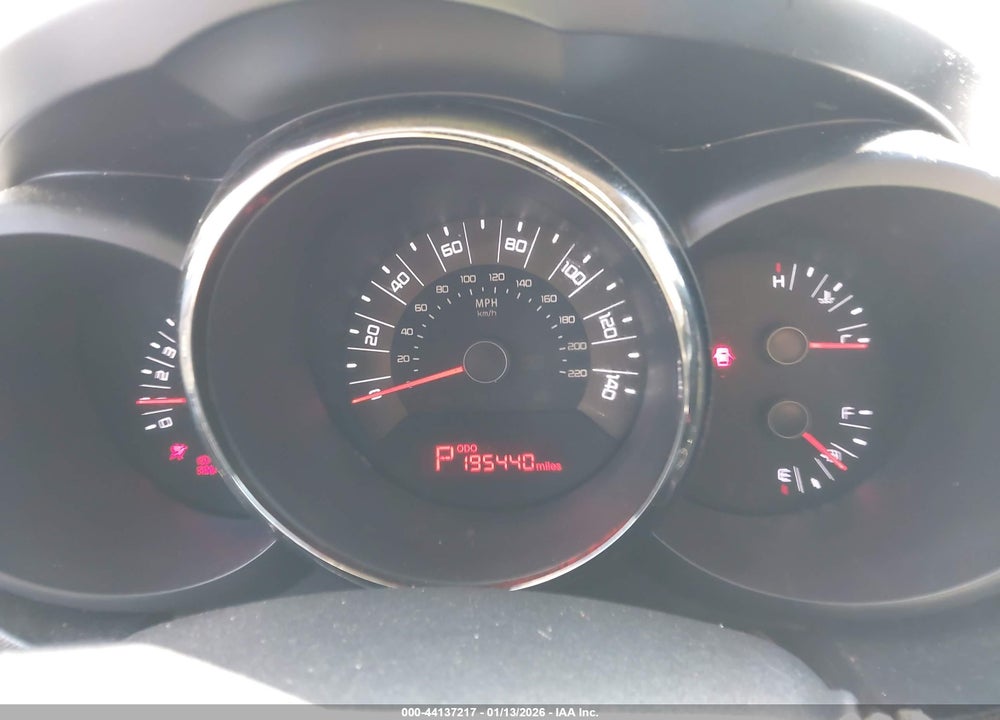 2011 KIA SOUL + VIN: KNDJT2A24B7308127