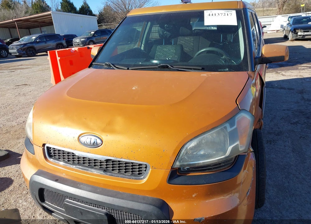 2011 KIA SOUL + VIN: KNDJT2A24B7308127