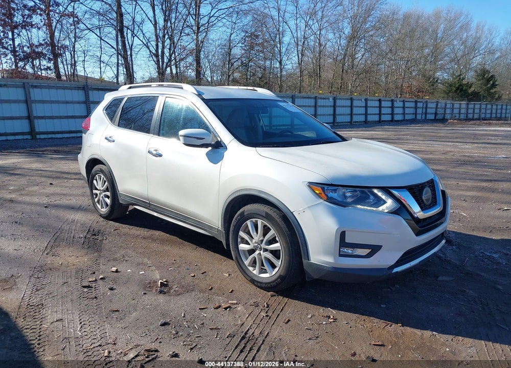 2018 NISSAN ROGUE SV VIN: KNMAT2MTXJP502471