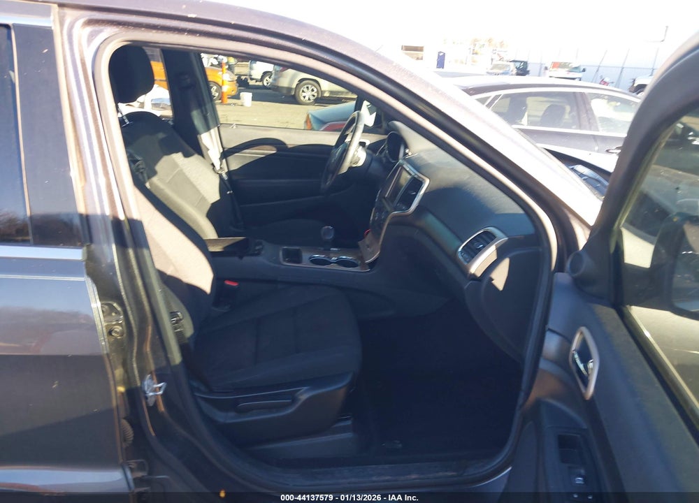 2015 JEEP GRAND CHEROKEE LAREDO VIN: 1C4RJEAG8FC682906