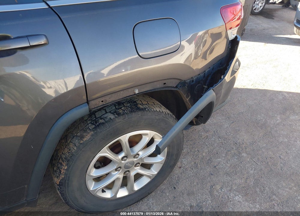 2015 JEEP GRAND CHEROKEE LAREDO VIN: 1C4RJEAG8FC682906