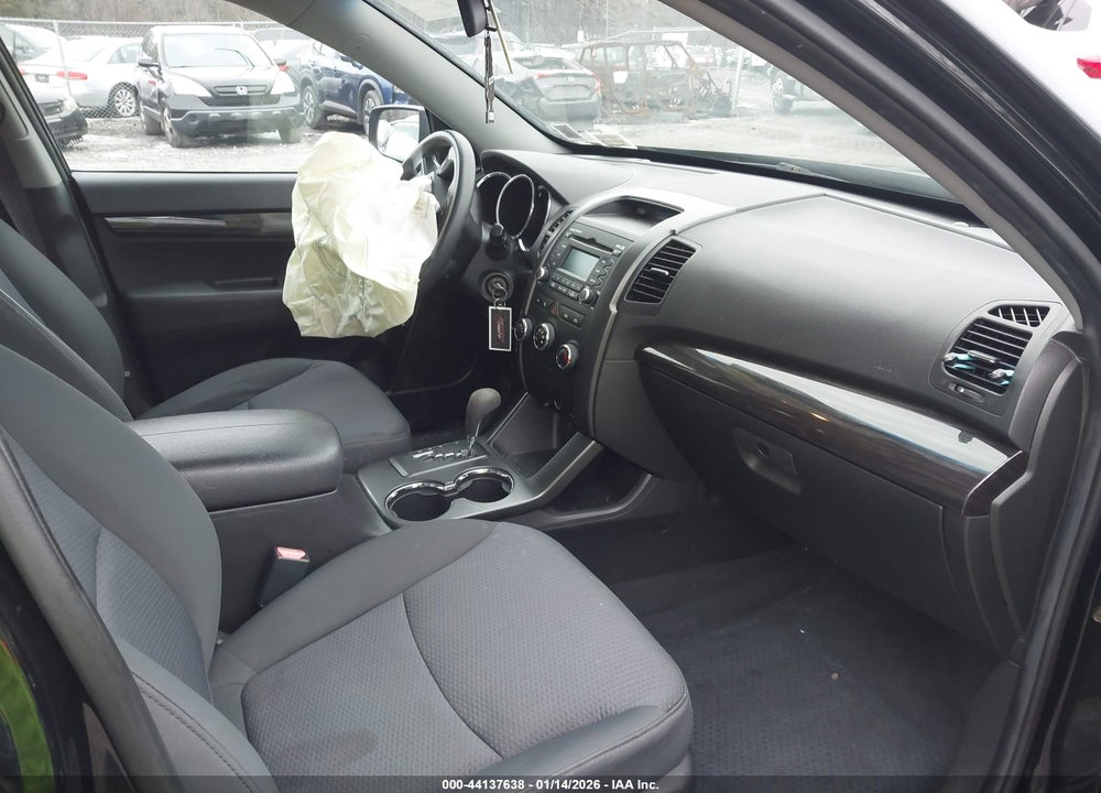 2012 KIA SORENTO LX VIN: 5XYKTCA6XCG206798