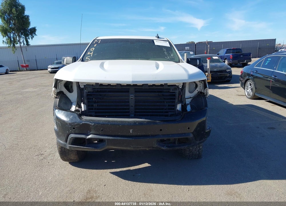 2022 CHEVROLET SILVERADO 1500 LTD 4WD  SHORT BED LT TRAIL BOSS VIN: 1GCPYFED2NZ200421