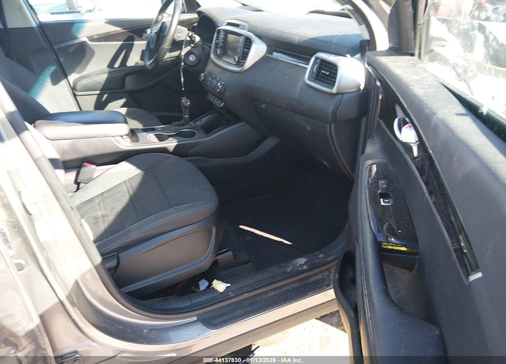 2017 KIA SORENTO 2.4L LX VIN: 5XYPG4A33HG216876