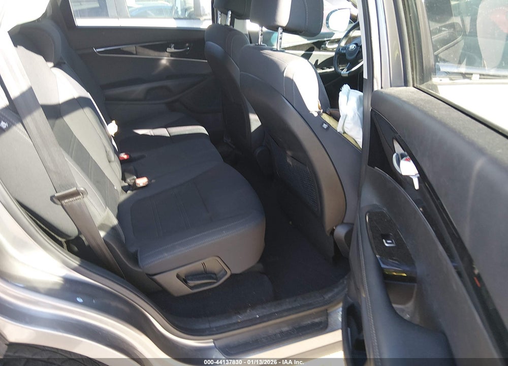 2017 KIA SORENTO 2.4L LX VIN: 5XYPG4A33HG216876