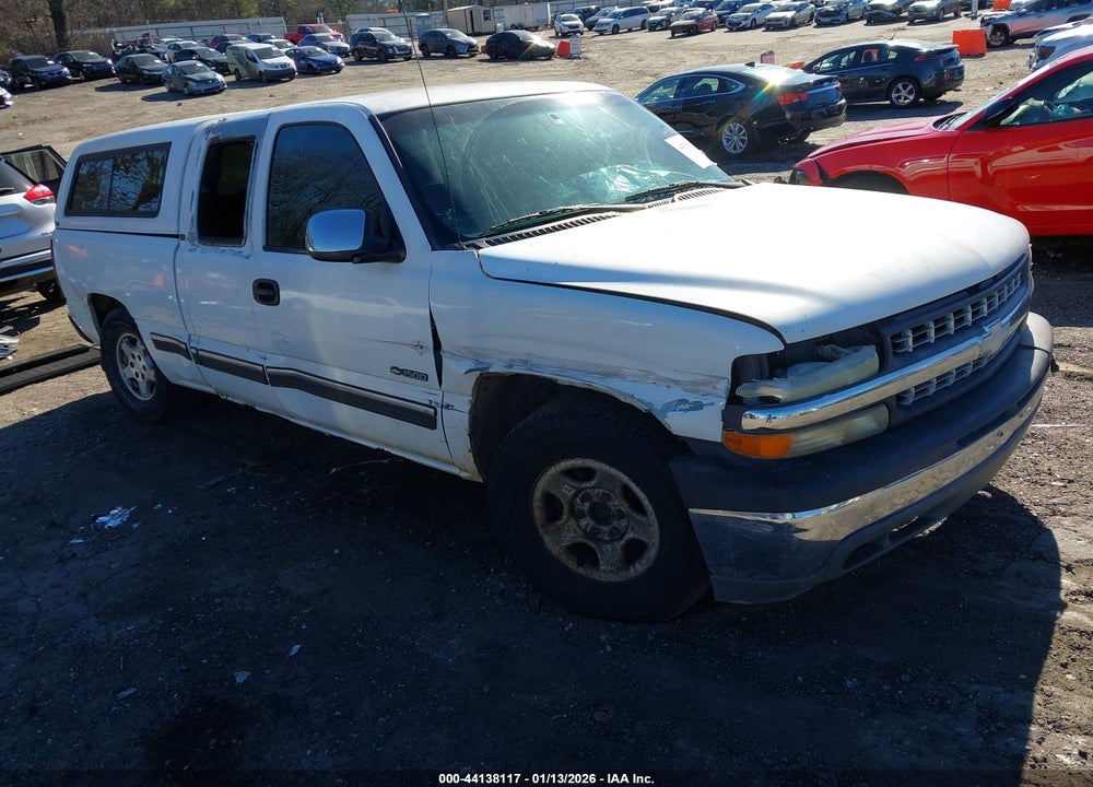 2000 CHEVROLET SILVERADO 1500 LS VIN: 2GCEC19T1Y1131034