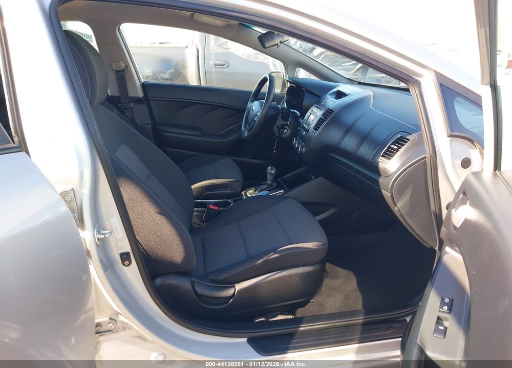 2017 KIA FORTE LX VIN: 3KPFL4A74HE137644