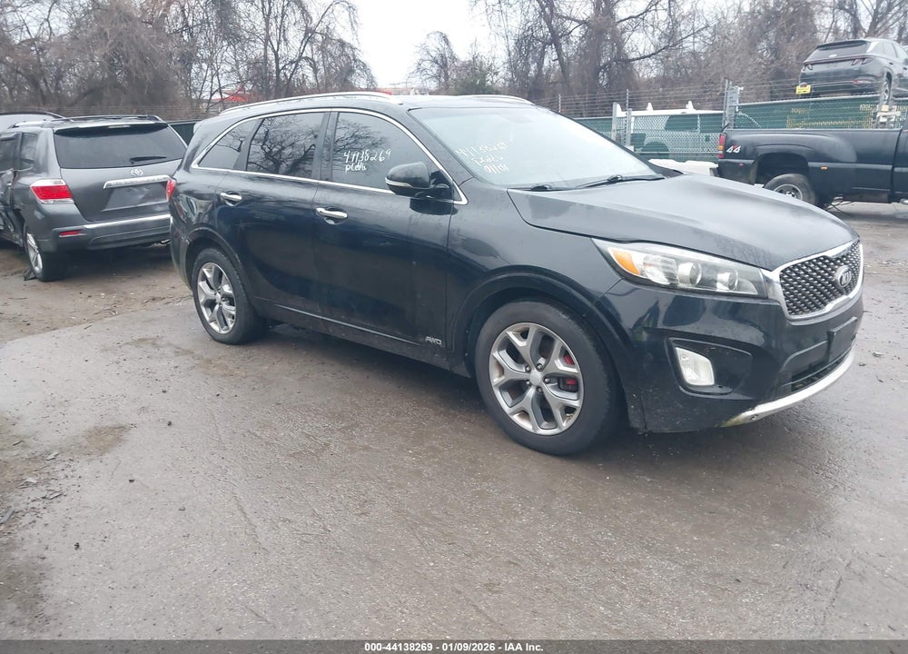 2016 KIA SORENTO 3.3L SX VIN: 5XYPKDA51GG082948