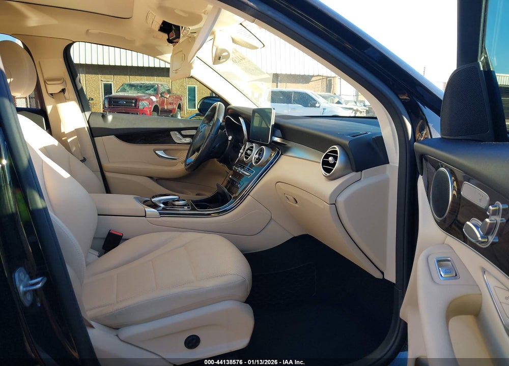 2016 MERCEDES-BENZ GLC 300 VIN: WDC0G4JB1GF109443