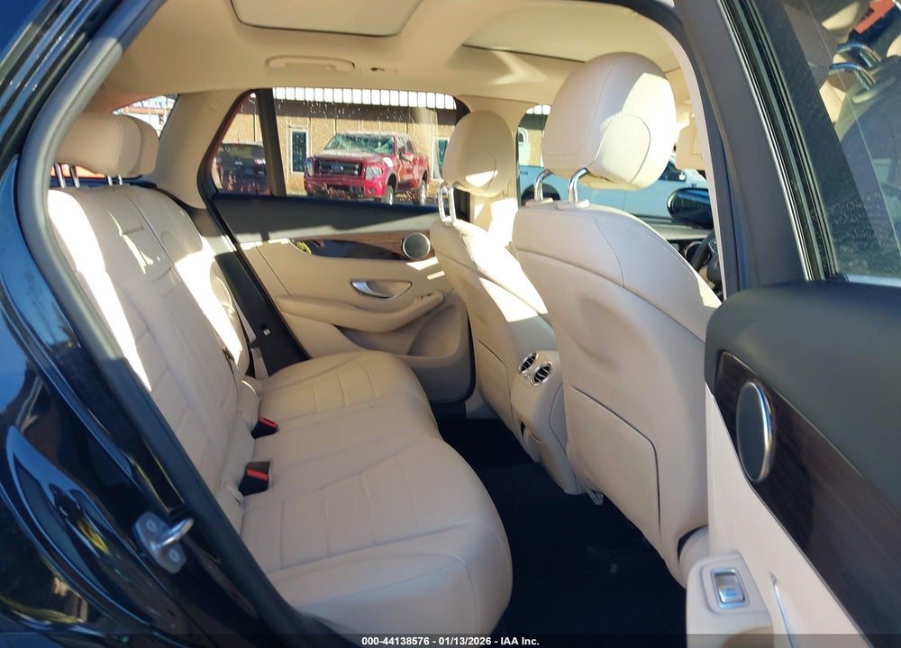 2016 MERCEDES-BENZ GLC 300 VIN: WDC0G4JB1GF109443