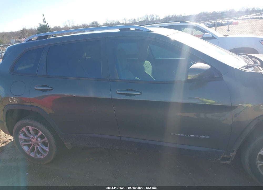 2020 JEEP CHEROKEE LATITUDE FWD VIN: 1C4PJLCB3LD525187