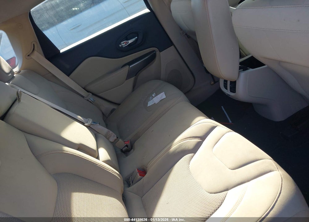 2020 JEEP CHEROKEE LATITUDE FWD VIN: 1C4PJLCB3LD525187