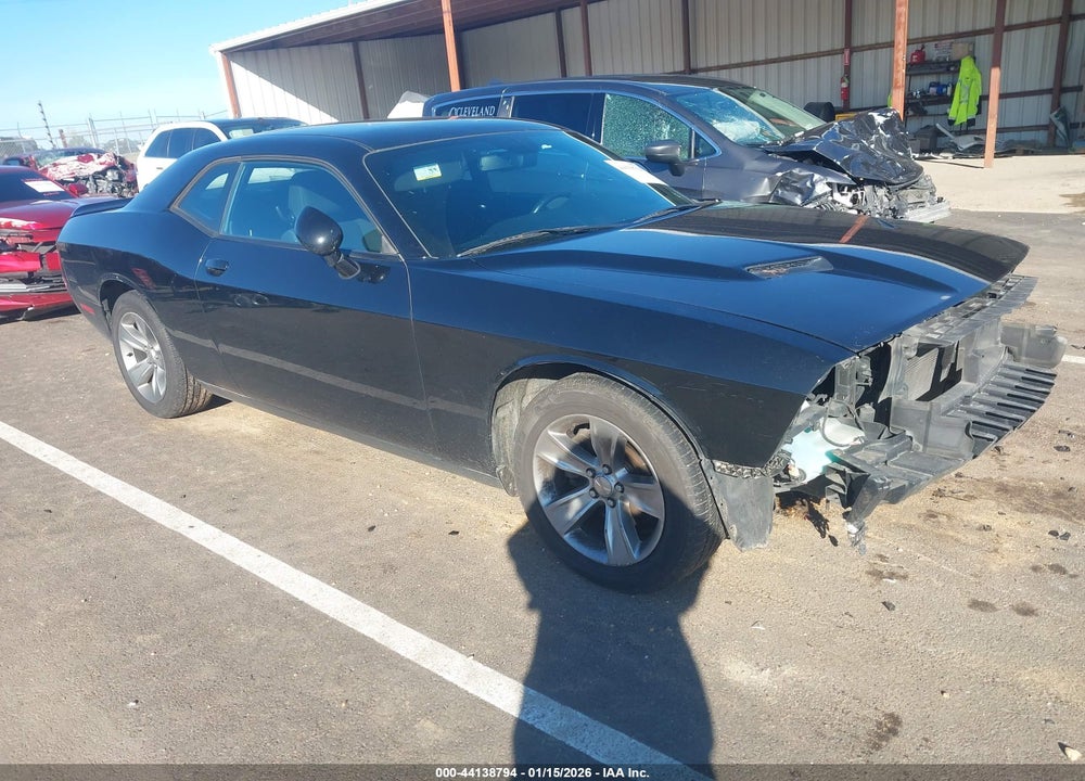 2018 DODGE CHALLENGER SXT VIN: 2C3CDZAG1JH245277