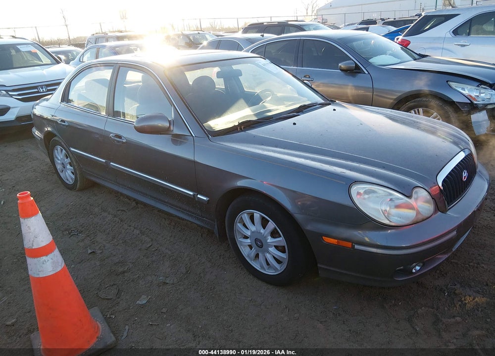 2002 HYUNDAI SONATA GLS/LX VIN: KMHWF35H02A588676
