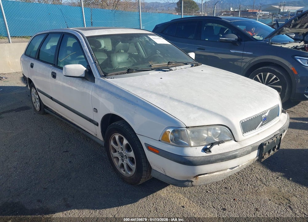 2000 VOLVO V40 A/AS VIN: YV1VW2554YF561017