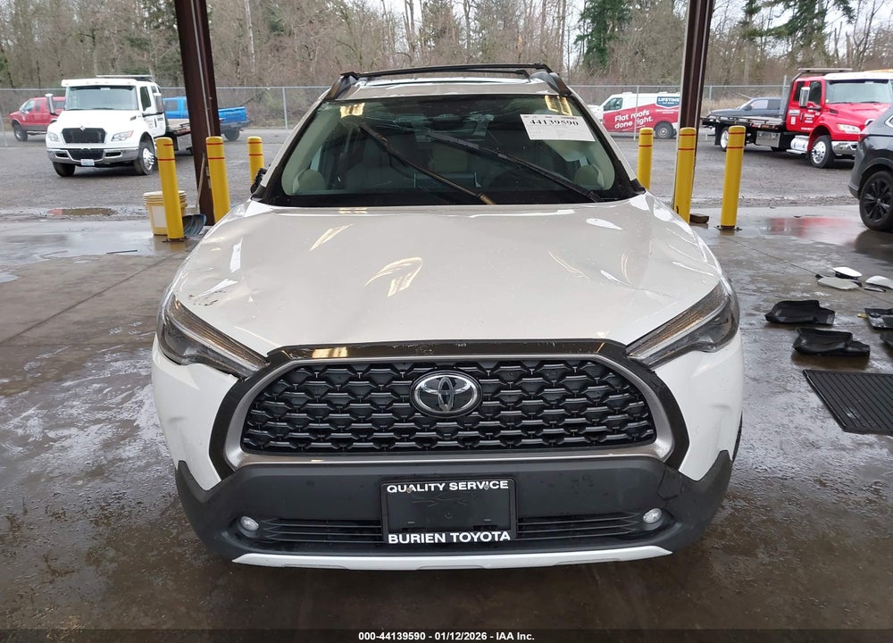 2024 TOYOTA COROLLA CROSS XLE VIN: 7MUDAABG2RV115083