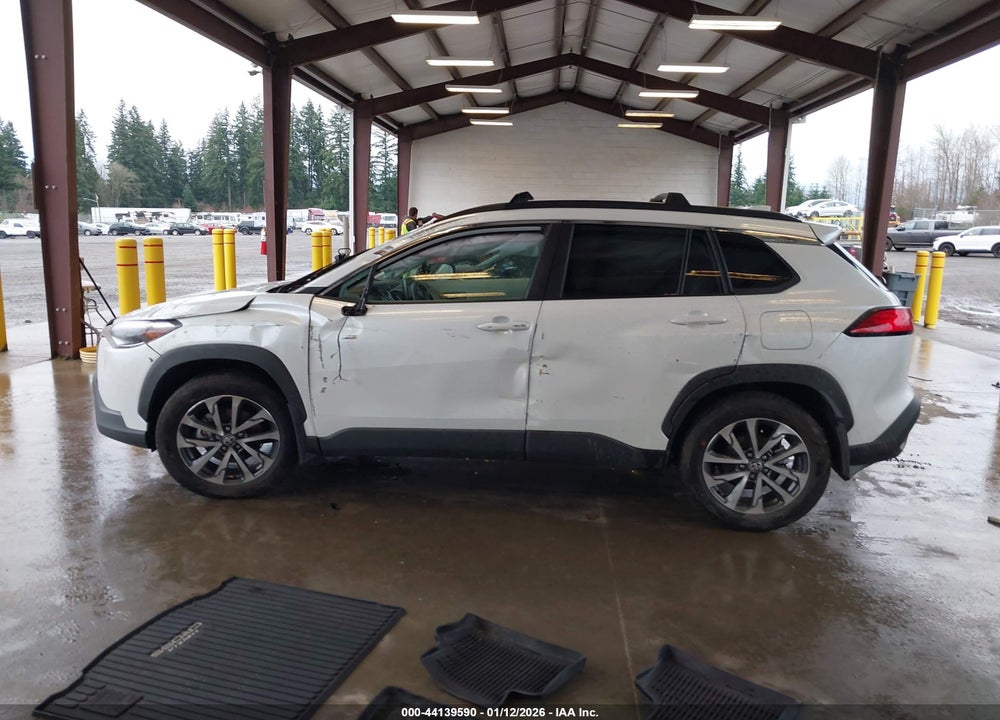 2024 TOYOTA COROLLA CROSS XLE VIN: 7MUDAABG2RV115083