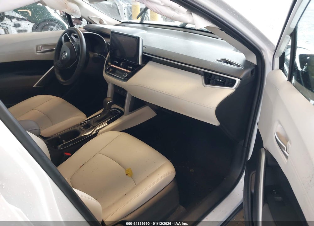 2024 TOYOTA COROLLA CROSS XLE VIN: 7MUDAABG2RV115083