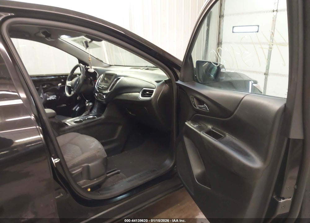 2019 CHEVROLET EQUINOX LT VIN: 2GNAXKEV1K6235136