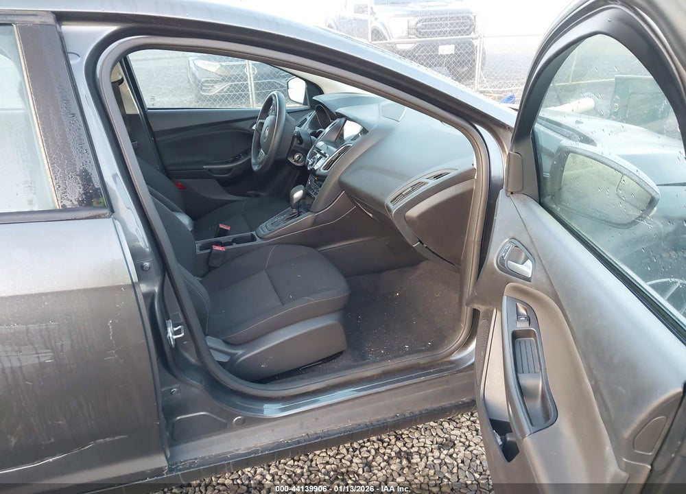 2017 FORD FOCUS SEL VIN: 1FADP3M28HL225065